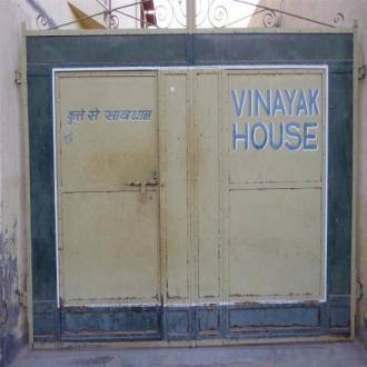 A Small Family Home, Kolkata 4